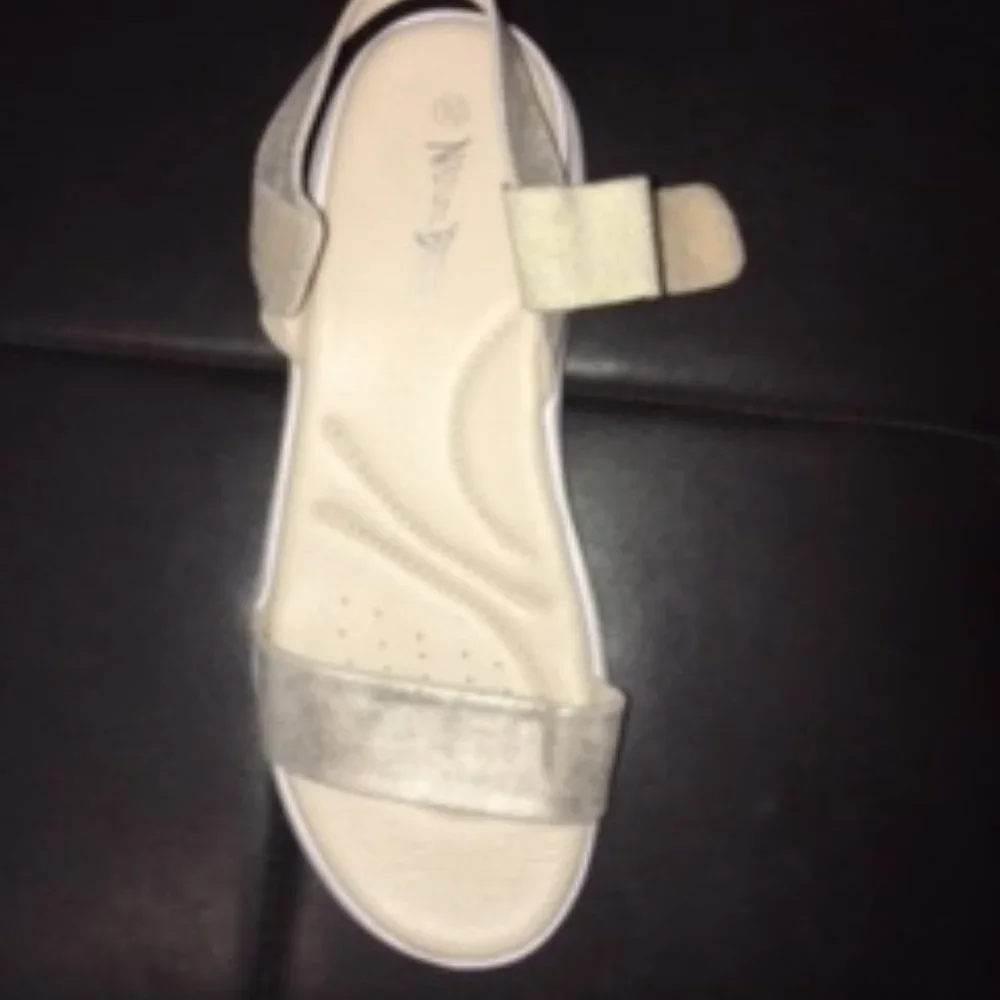 (NEW) Nature Breeze Champagne Comfort Sandals - Size 10 - Picture 3 of 8